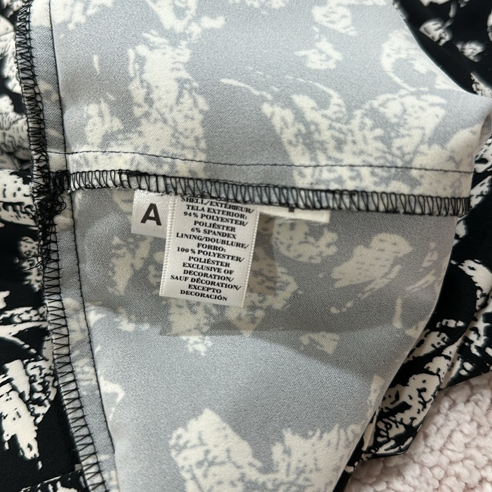 Ann Taylor. Elegant Black and White Floral Dress - Picture 9 of 9